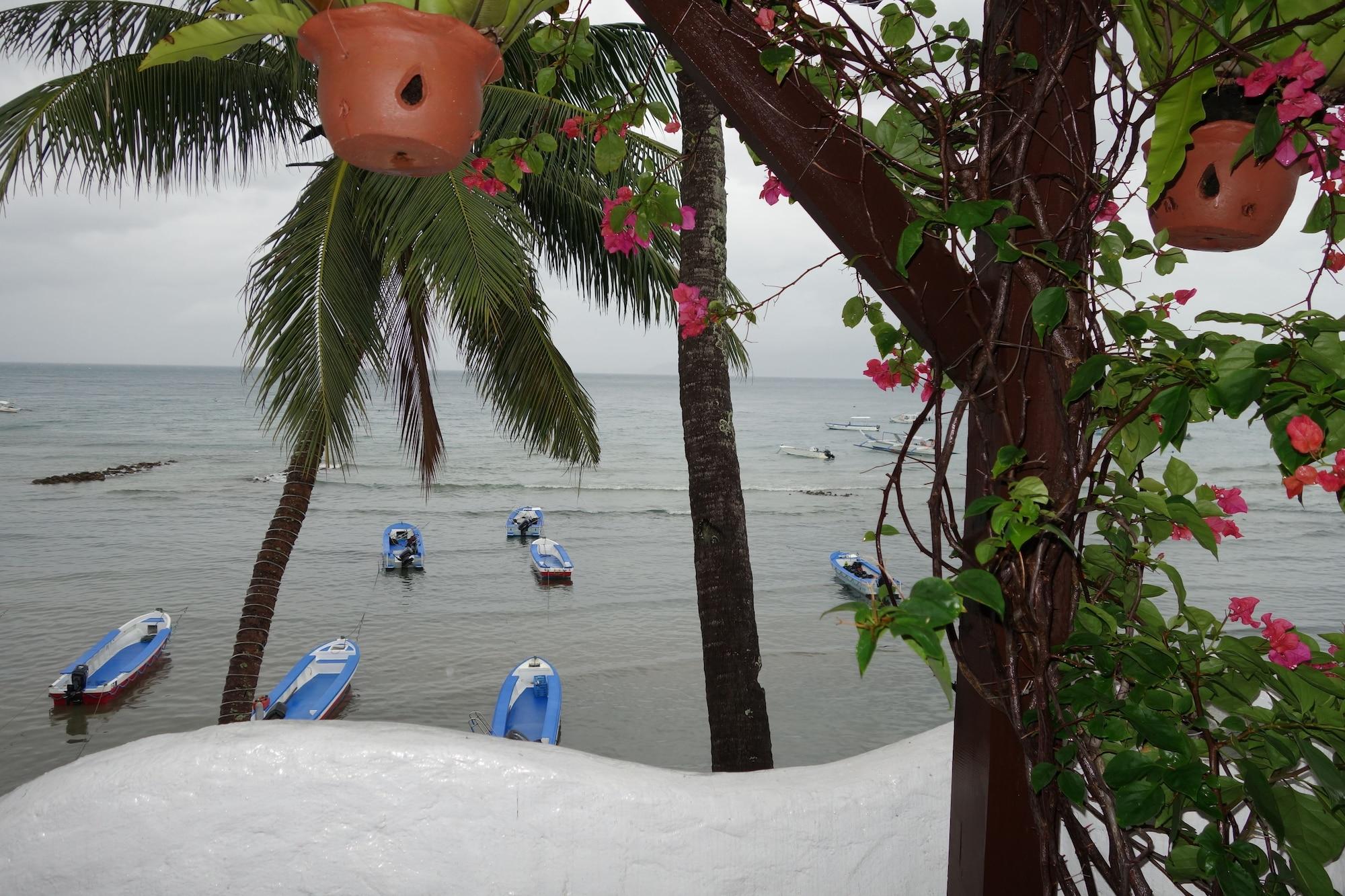 Atlantis Dive Resort Puerto Galera Eksteriør bilde